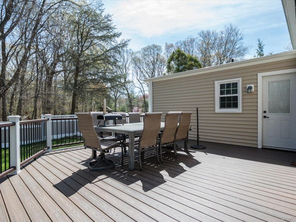 10 Stony Run Court, Dix Hills NY 11746