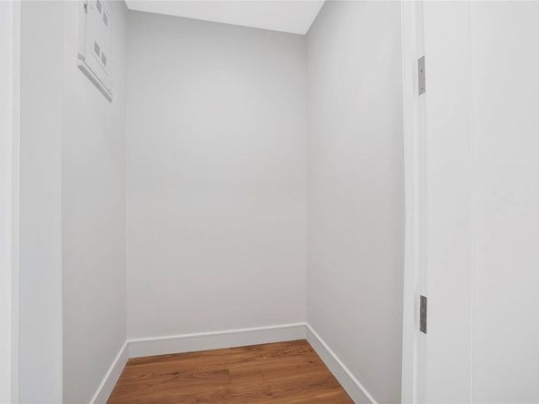21-31 Shore Boulevard 1A, Astoria NY 11105
