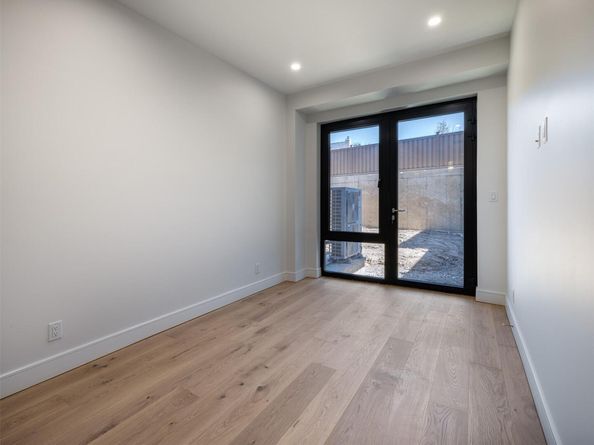 21-31 Shore Boulevard 1A, Astoria NY 11105