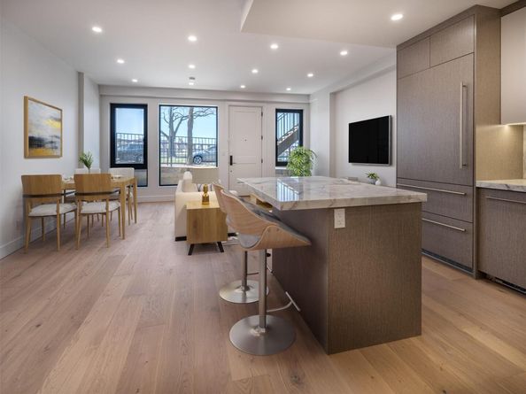 21-31 Shore Boulevard 1A, Astoria NY 11105