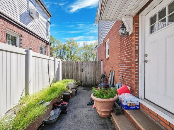 11538 238th Street, Elmont NY 11003