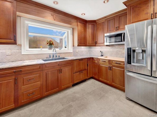 12 Pilgrim Avenue, Yonkers NY 10710