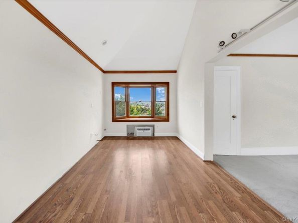 12 Pilgrim Avenue, Yonkers NY 10710