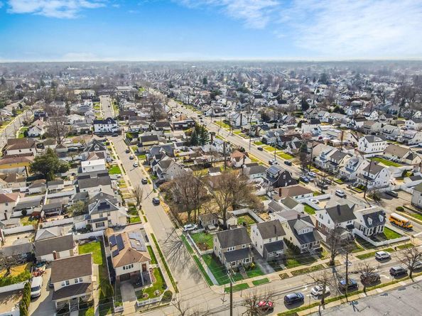 30 Scranton Avenue, Lynbrook NY 11563