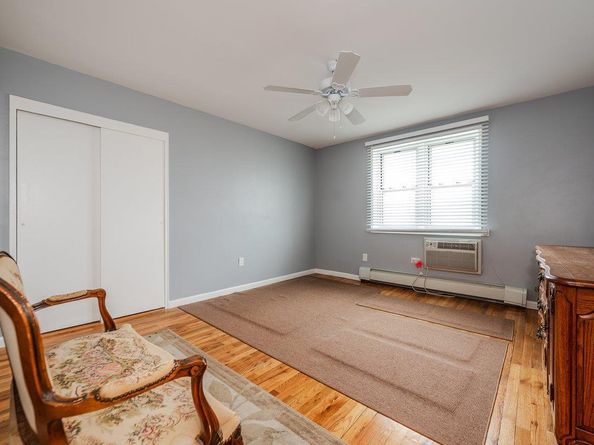 370 W Broadway 4J, Long Beach NY 11561