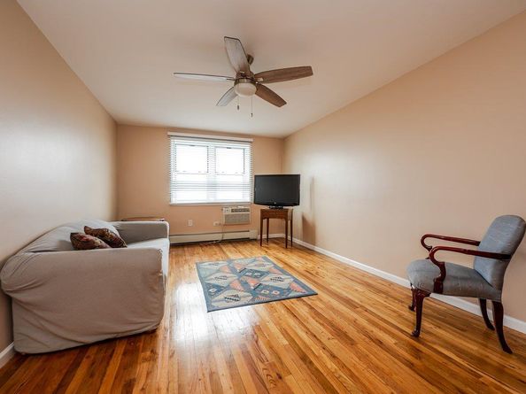 370 W Broadway 4J, Long Beach NY 11561