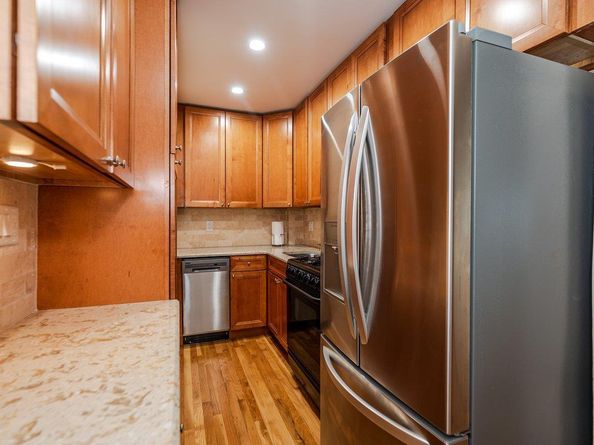 370 W Broadway 4J, Long Beach NY 11561