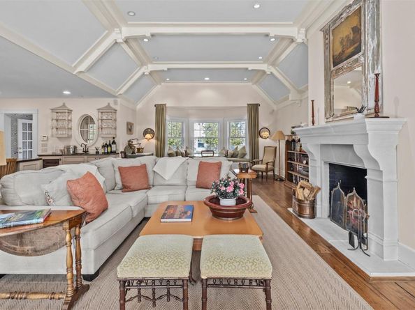 44 Beach Lane, Westhampton Beach NY 11978