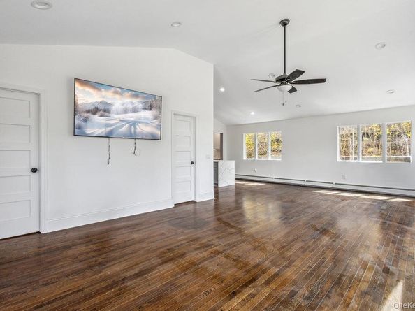 37 Soundview Road, Huntington NY 11743