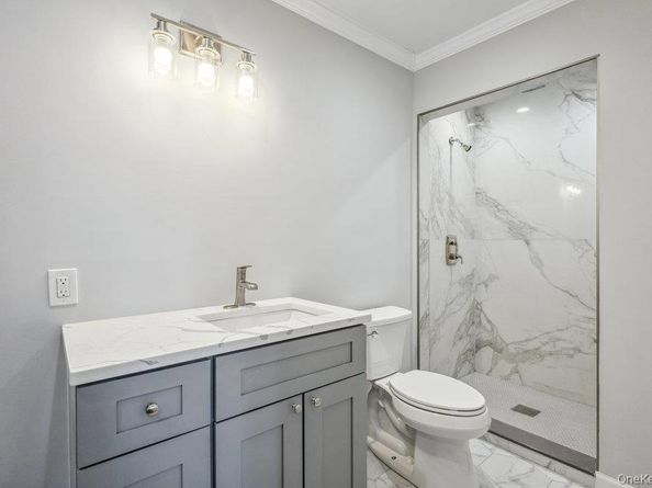 37 Soundview Road, Huntington NY 11743