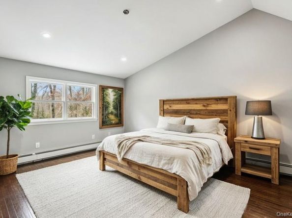 37 Soundview Road, Huntington NY 11743