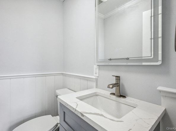 37 Soundview Road, Huntington NY 11743