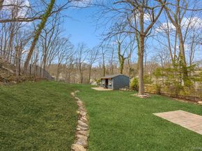 37 Soundview Road, Huntington NY 11743