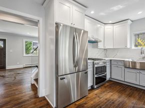 37 Soundview Road, Huntington NY 11743