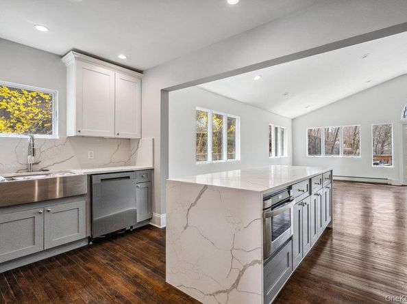 37 Soundview Road, Huntington NY 11743