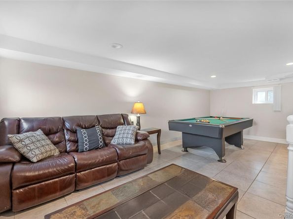 360 Locust Avenue, Oakdale NY 11769