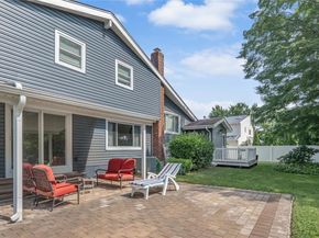 360 Locust Avenue, Oakdale NY 11769