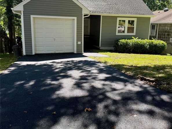 28 Sanford Street, Huntington Station NY 11746