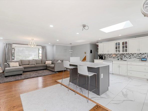 34 Dennis Lane, Bethpage NY 11714