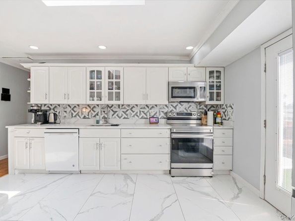 34 Dennis Lane, Bethpage NY 11714