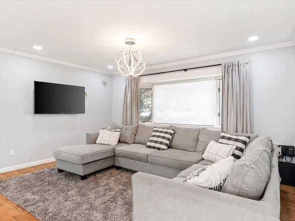 34 Dennis Lane, Bethpage NY 11714