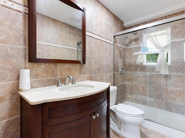 34 Dennis Lane, Bethpage NY 11714