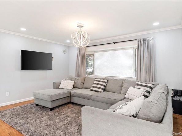 34 Dennis Lane, Bethpage NY 11714