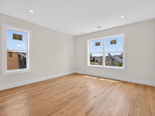 1116 Washington Place, Baldwin Harbor NY 11510