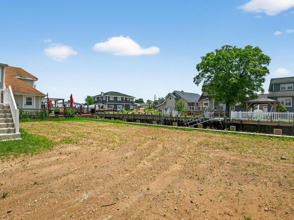1116 Washington Place, Baldwin Harbor NY 11510