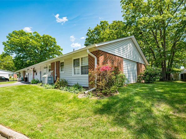 119 Exmore Court A, Ridge NY 11961