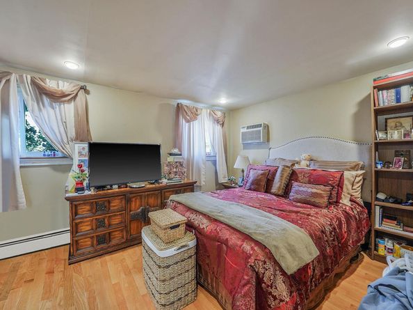 8511 169th Street, Jamaica Hills NY 11432