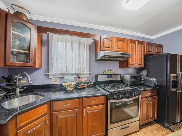8511 169th Street, Jamaica Hills NY 11432