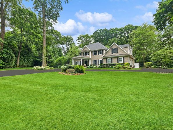 95 Huntington Bay Road, Huntington NY 11743