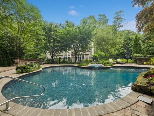 95 Huntington Bay Road, Huntington NY 11743