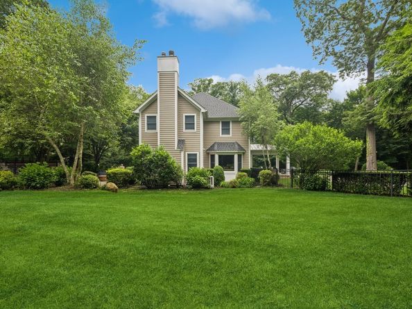 95 Huntington Bay Road, Huntington NY 11743