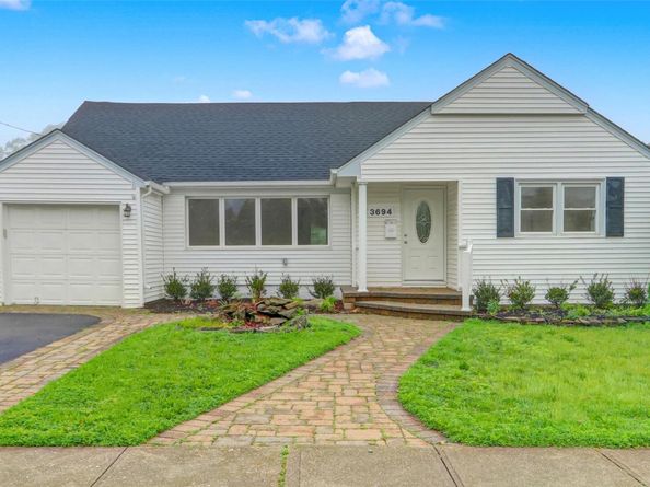 3694 Maxwell Drive, Wantagh NY 11793