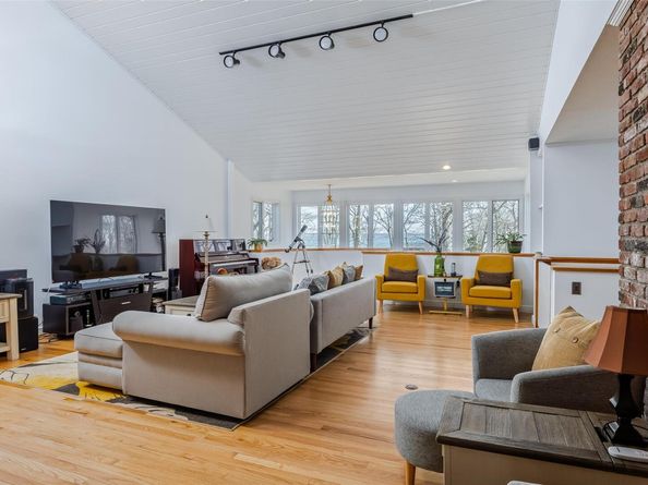 61 Gardiners Bay Drive, Shelter Island NY 11964