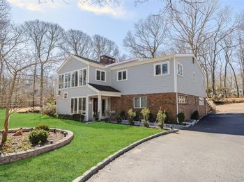 61 Gardiners Bay Drive
