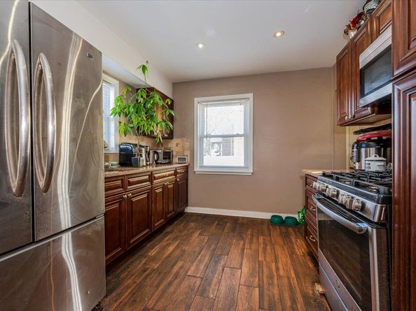 542 S 10th Avenue, Mount Vernon NY 10550