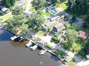 21-22 Beach Drive, West Brookfield MA 01585