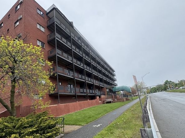 585 Revere Beach Pkwy 403, Revere MA 02151