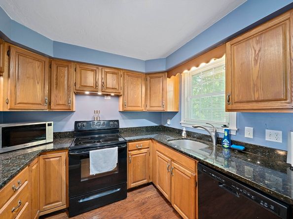 60 Pattison St 17, Abington MA 02351