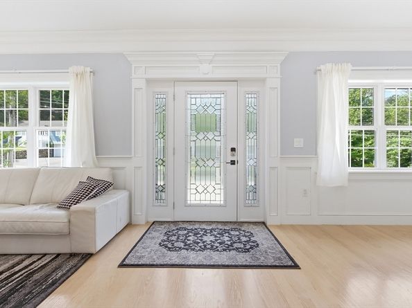 52 Ridgewood Rd, Milton MA 02186