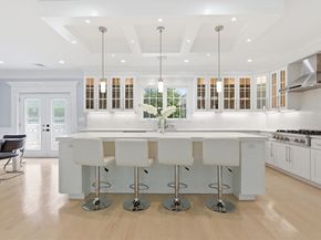 52 Ridgewood Rd, Milton MA 02186