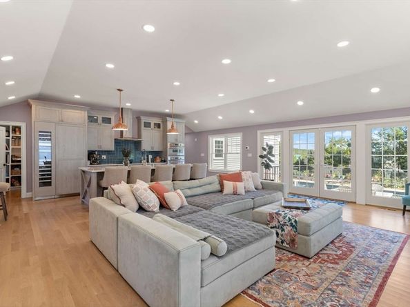 20 Blossom Road, Braintree MA 02184