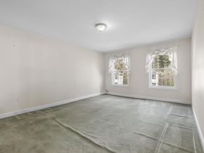 80 Pinehurst Ave 19, Billerica MA 01821