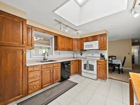 6 Antrim Rd, Peabody MA 01960