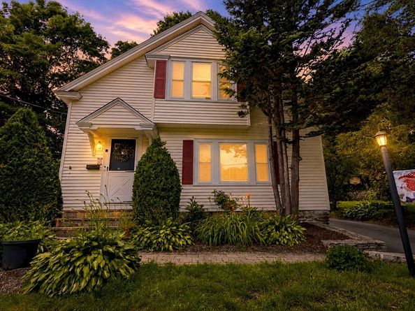 31 Wildrose Ave, Worcester MA 01602