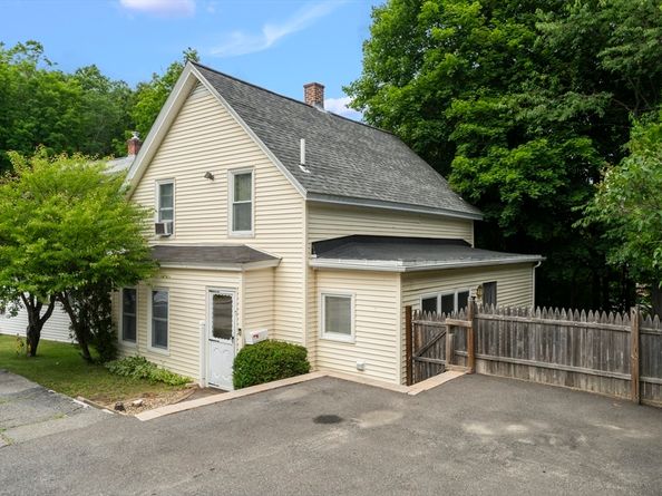7 Terrace Pl, Fitchburg MA 01420