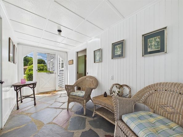 627 S Franklin St, Holbrook MA 02343